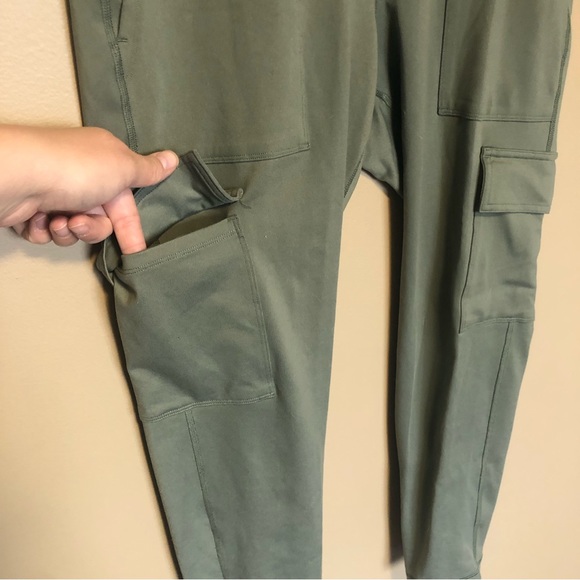 🌼3/$30 | EUC | Ladies Old Navy 3/4 Leggings - Picture 4 of 10